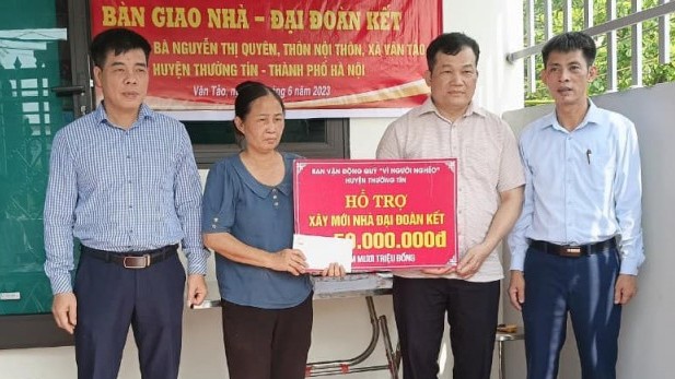 Huyện Thường Tín tặng nhà đại đoàn kết cho người nghèo