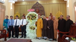 Lãnh đạo tỉnh Bình Dương thăm và chúc mừng Đại lễ Phật đản 2023
