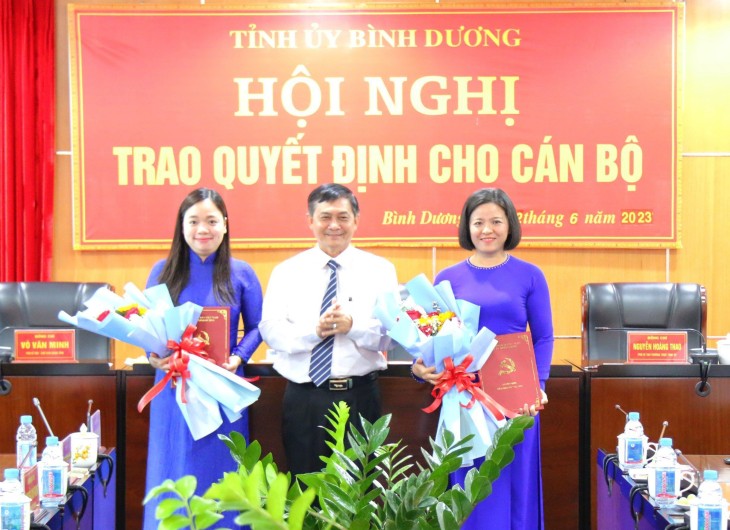 Bình Dương: Trao quyết định bổ nhiệm, điều động cán bộ