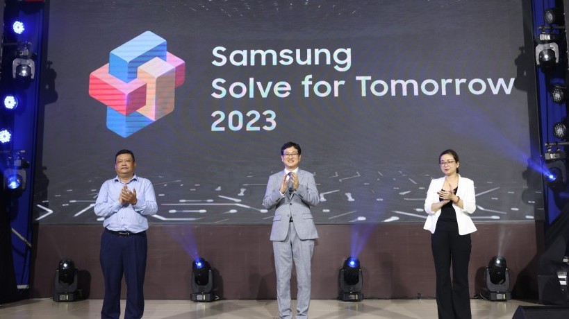 Khởi động hành trình Solve for Tomorrow 2023 cùng 3 triệu học sinh miền Nam