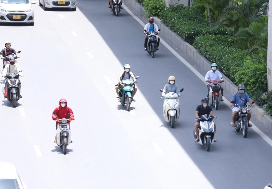 Hà Nội: Ngày nắng, chiều tối và đêm có mưa rào, dông