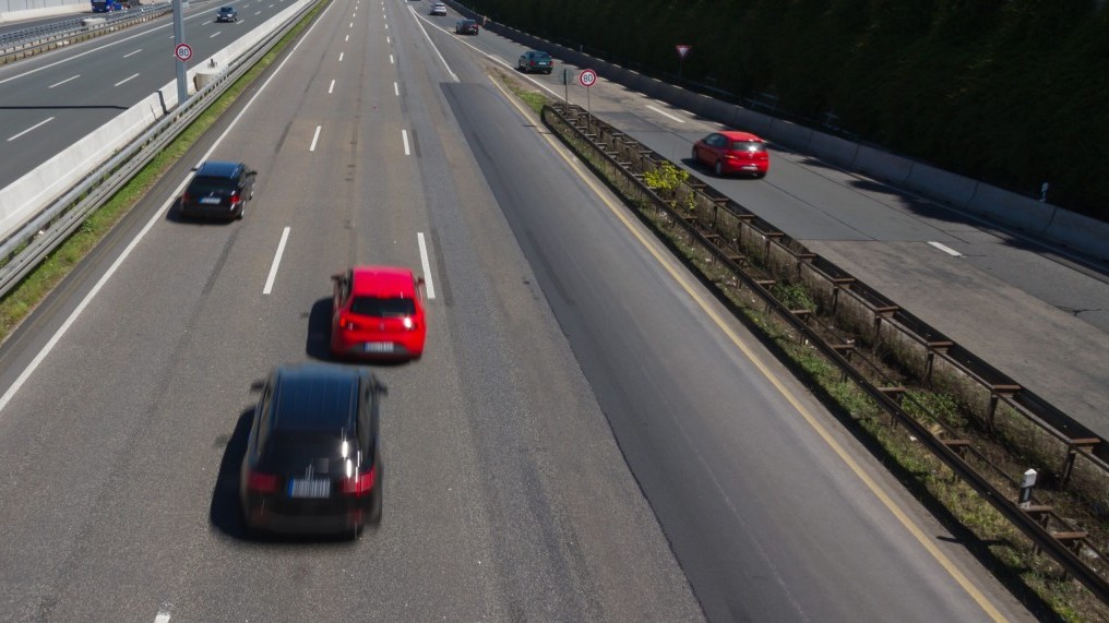 Autobahn: Đường cao tốc không giới hạn tốc độ của Đức