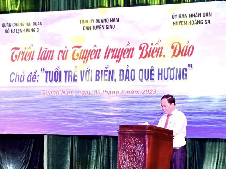 Chủ tịch UBND tỉnh Quảng Nam, Nguyễn Hồng Quang phát biểu khai mạc triển lãm