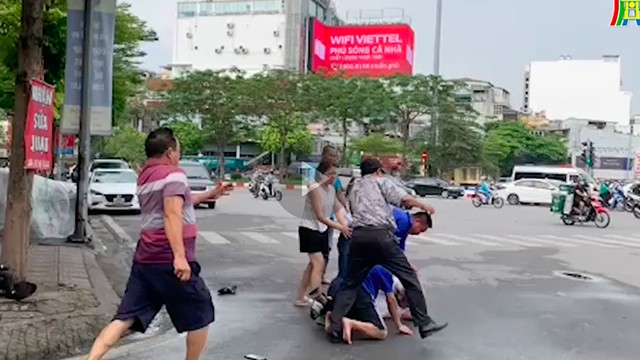Xử lý nghiêm hành vi hành hung phóng viên Đài PT-TH Hà Nội khi đang tác nghiệp