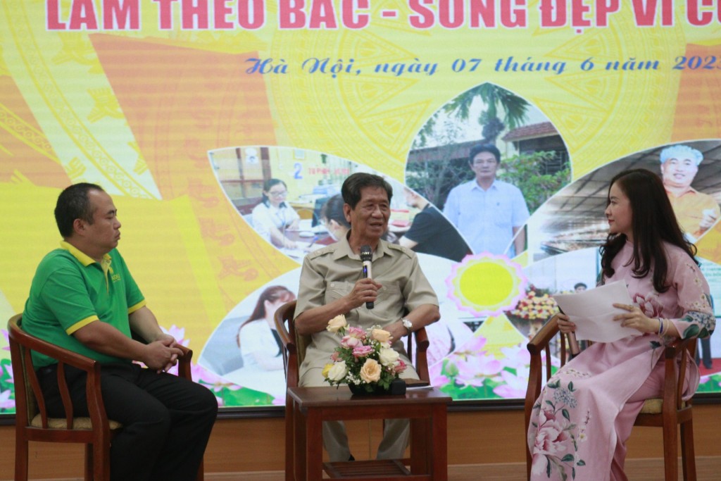 Giao lưu trực tuyến điển hình tiên tiến “Làm theo lời Bác - Sống đẹp vì cộng đồng”