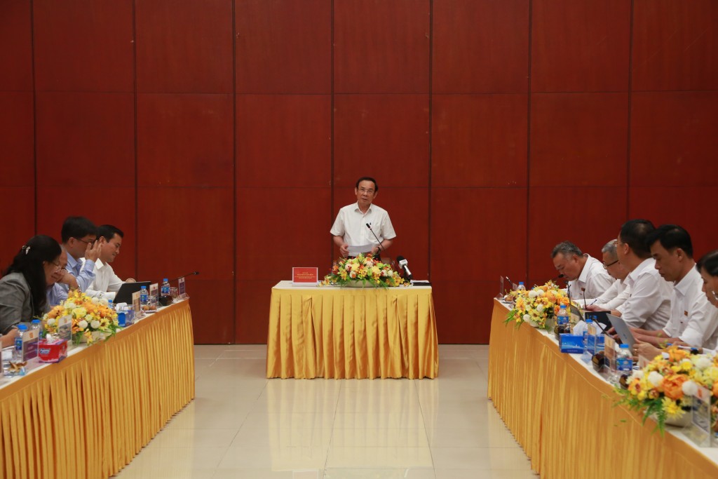 Đồng chí Nguyễn Văn Nên phát biểu chỉ đạo tại buổi làm việc