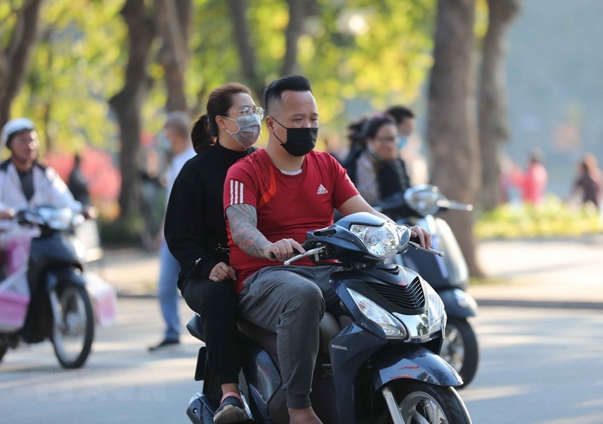 Người lớn hãy làm gương cho trẻ con bằng từng hành động nhỏ của mình