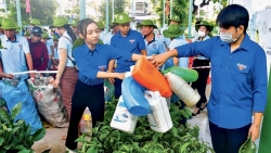 Cà Mau: Hiệu quả kép từ mô hình “Đổi rác thải nhựa lấy quà”