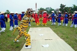 Bài 1: Nghệ nhân già bền bỉ với nghệ thuật độc đáo hát múa Ải Lao