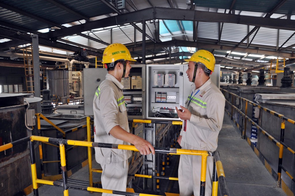 Phấn đấu hằng năm tiết kiệm tối thiểu 2% tổng điện năng tiêu thụ Phấn đấu hằng năm tiết kiệm tối thiểu 2% tổng điện năng tiêu thụ