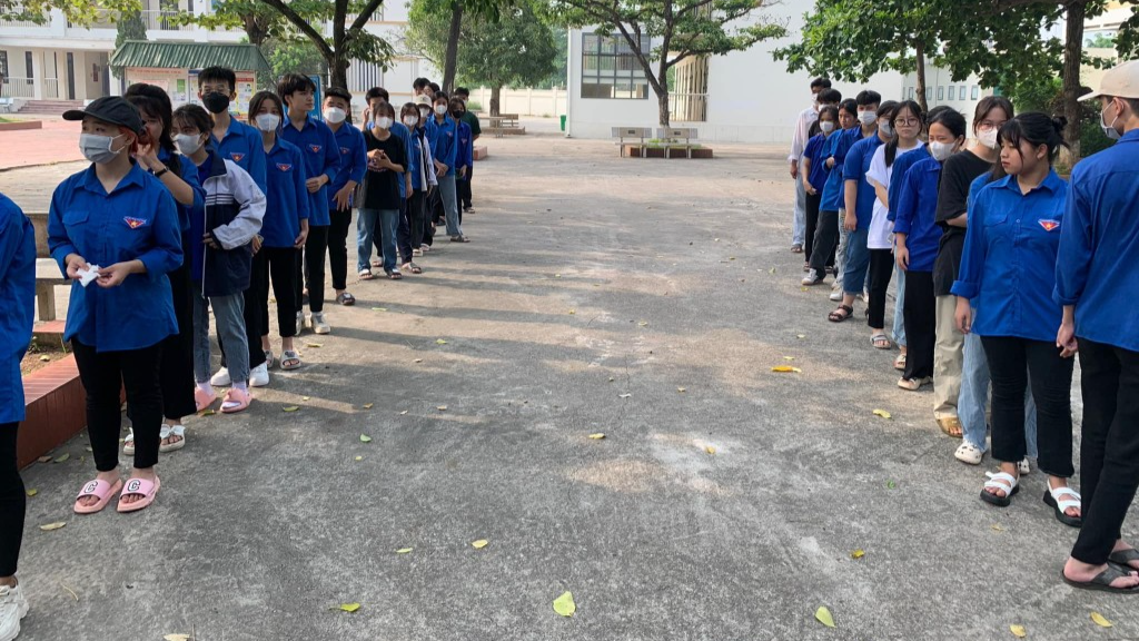 “Áo xanh” Thủ đô luôn sẵn sàng đồng hành cùng thí sinh tại 201 điểm thi