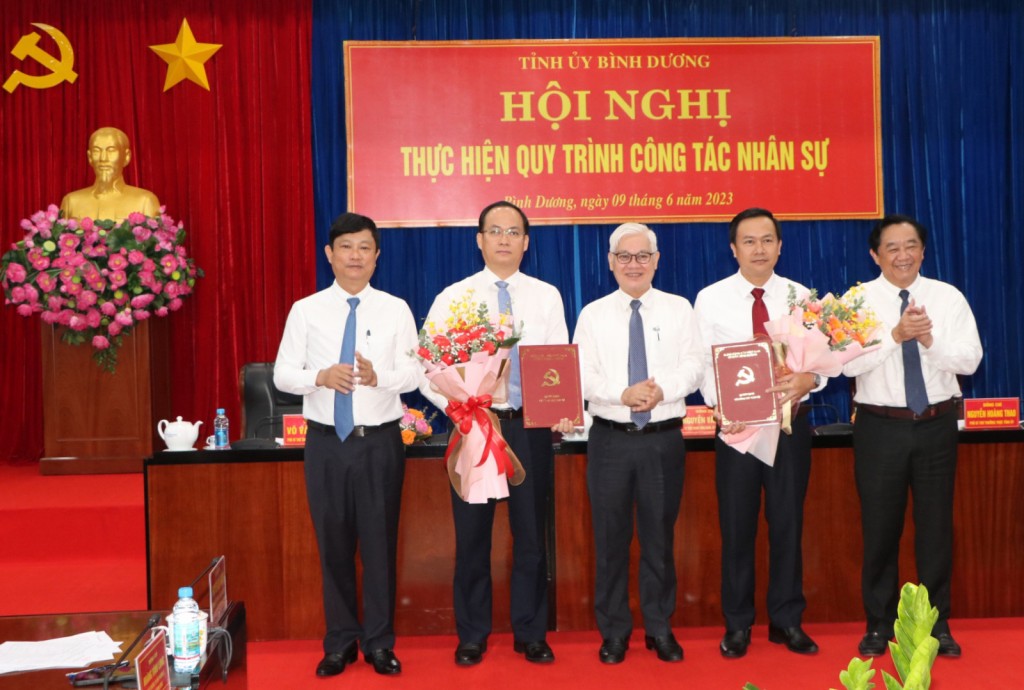 chúc mừng đồng chí Nguyễn Thị Mỹ Hằng và Bùi Thanh Nhân.