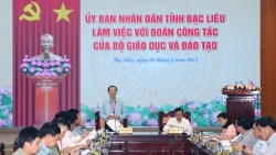 Thứ trưởng Bộ GD&ĐT kiểm tra chuẩn bị thi tốt nghiệp THPT 2023 tại Bạc Liêu