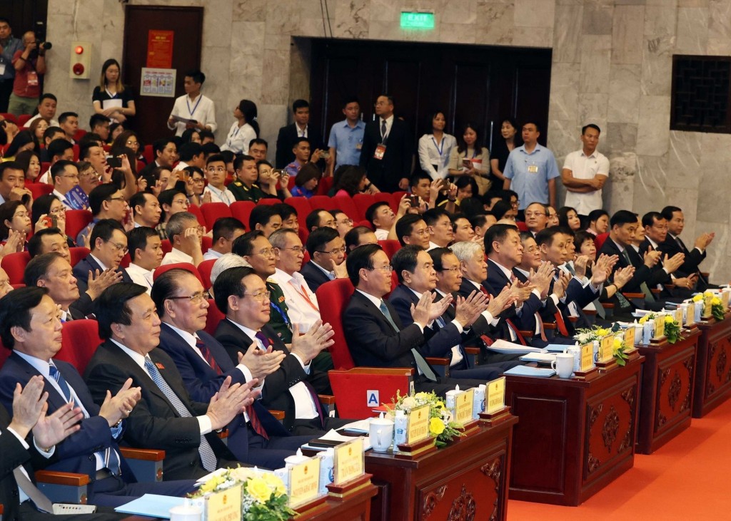 Các lãnh đạo Đảng, Nhà nước tham dự lễ trao giải.