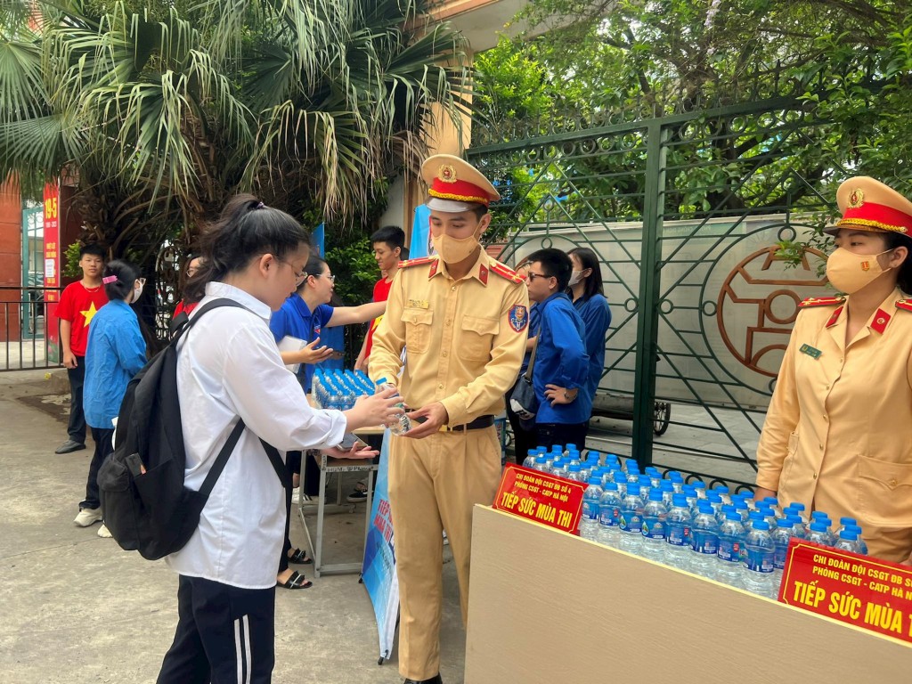 Tình hình trật tự an toàn giao thông tại các điểm thi vào lớp 10 được đảm bảo an toàn