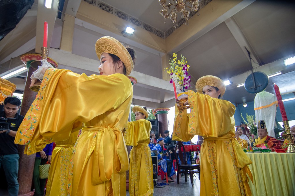 Nghi lễ vía bà