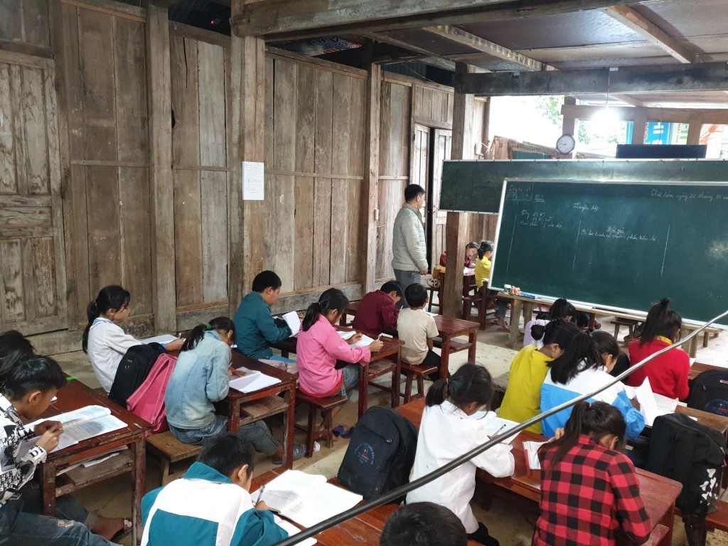 Quỹ Lotus School Foundation được sử dụng để xây dựng lại trường tiểu học Hoa Sen cho các em học sinh H’Mông tại xã Sơn Thủy, huyện Quan Sơn, Thanh Hóa