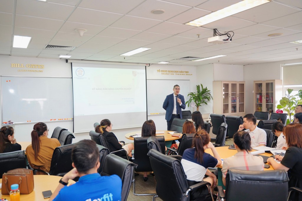 Hà Nội: Khai giảng khóa học "Kỹ năng bán hàng chuyên nghiệp"