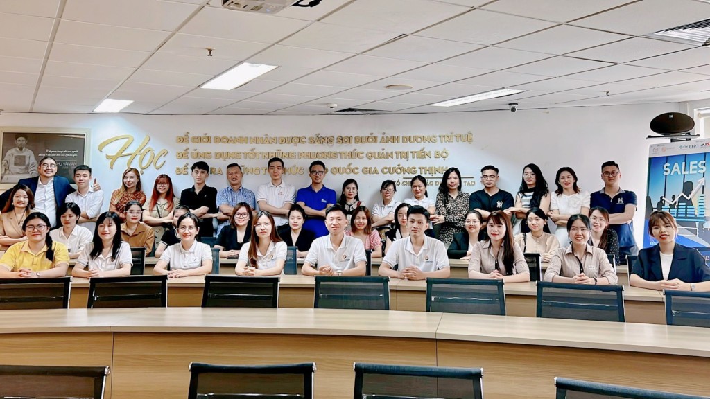 Khóa học đã thu hút đông đảo các học viên là các CEO, quản lý cấp trung và nhân viên kinh doanh