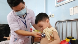 Y tế Quảng Ninh thiếu hụt bác sĩ và chuyên gia giỏi