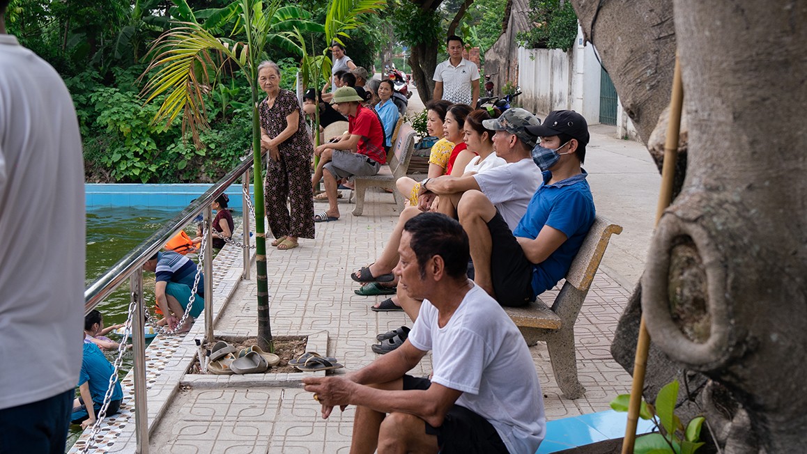 Ao bơi miễn phí gắn kết tình làng, nghĩa xóm