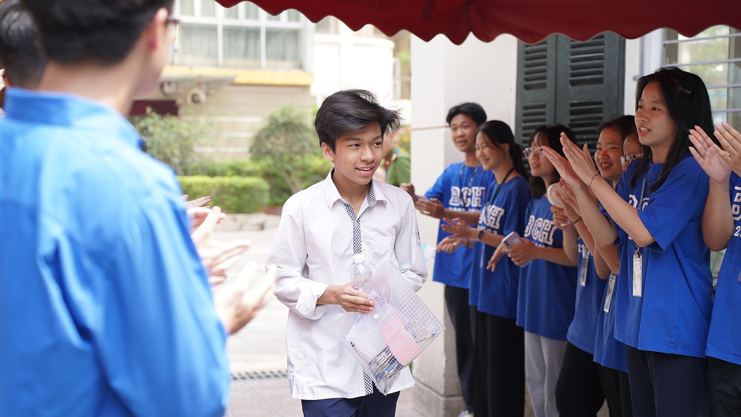 Đa số thí sinh tại điểm thi trường THPT Kim Liên (quận Đống Đa) đều làm tốt bài thi