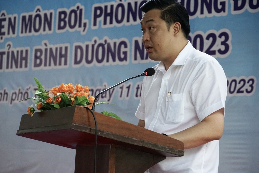 Ông Cao Văn Chóng - PGĐ Sở Văn hóa, Thể thao và Du lịch phát biểu tại buỗi lễ