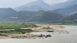 Quảng Nam: Dừng ngay hoạt động khai thác cát, sỏi lòng sông nếu có nguy cơ gây sạt lở