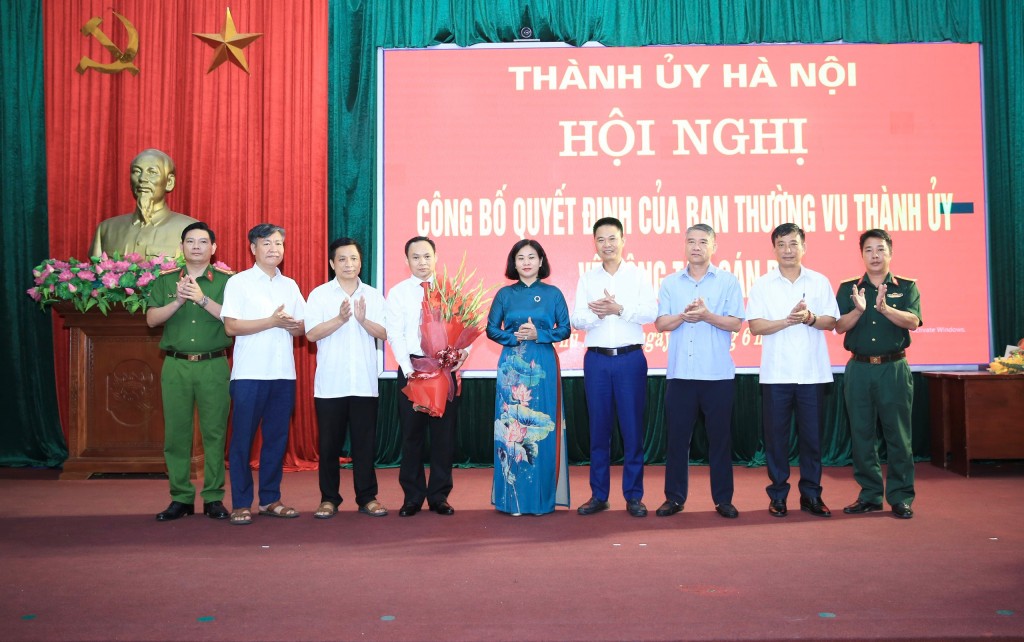 Đồng chí Lê Văn Bính được điều động giữ chức Phó Bí thư Huyện ủy Phú Xuyên