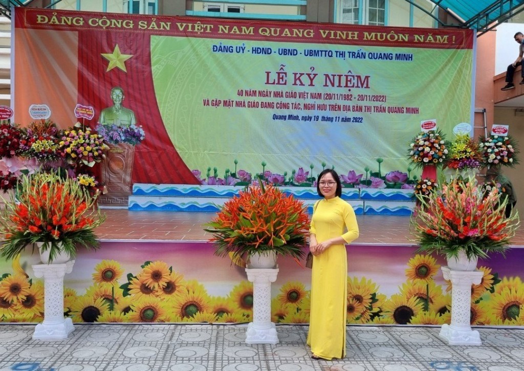 Cô Đàm Thị Ngời hiện vẫn đang giữ tương tác với học sinh trong suốt thời gian hè.
