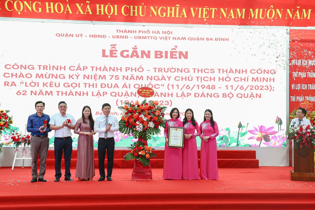 Thêm một trường học ở quận Ba Đình được gắn biển Công trình cấp thành phố