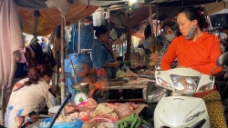 Nguy cơ mất an toàn thực phẩm tại các chợ dân sinh tự phát