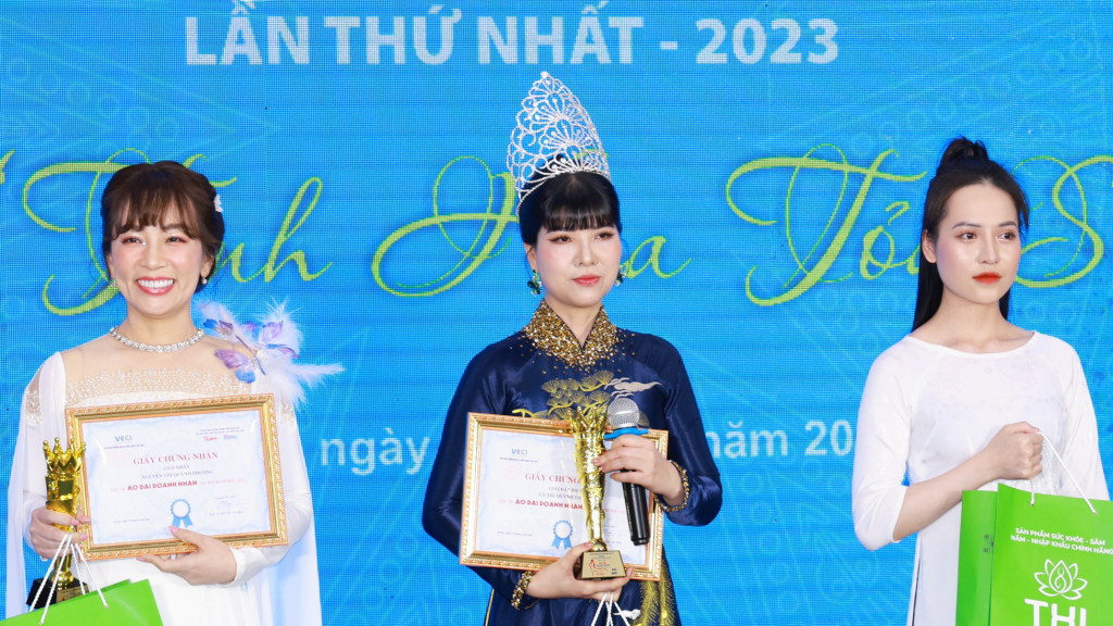 Trao giải cuộc thi “Áo dài doanh nhân” qua ảnh lần thứ nhất năm 2023