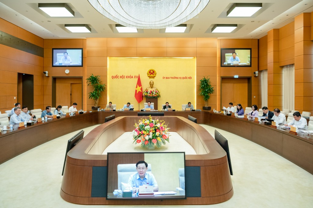 Ủy ban Thường vụ Quốc hội họp cho ý kiến về dự thảo nghị quyết tăng vốn cho Agribank