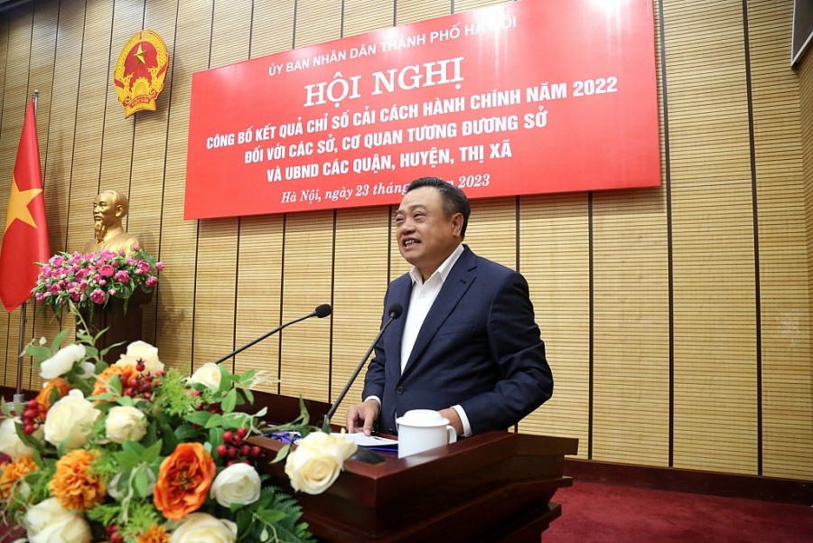 Chủ tịch UBND thành phố Hà Nội Trần Sỹ Thanh phát biểu chỉ đạo hội nghị và phát động phong trào thi đua năm 2023