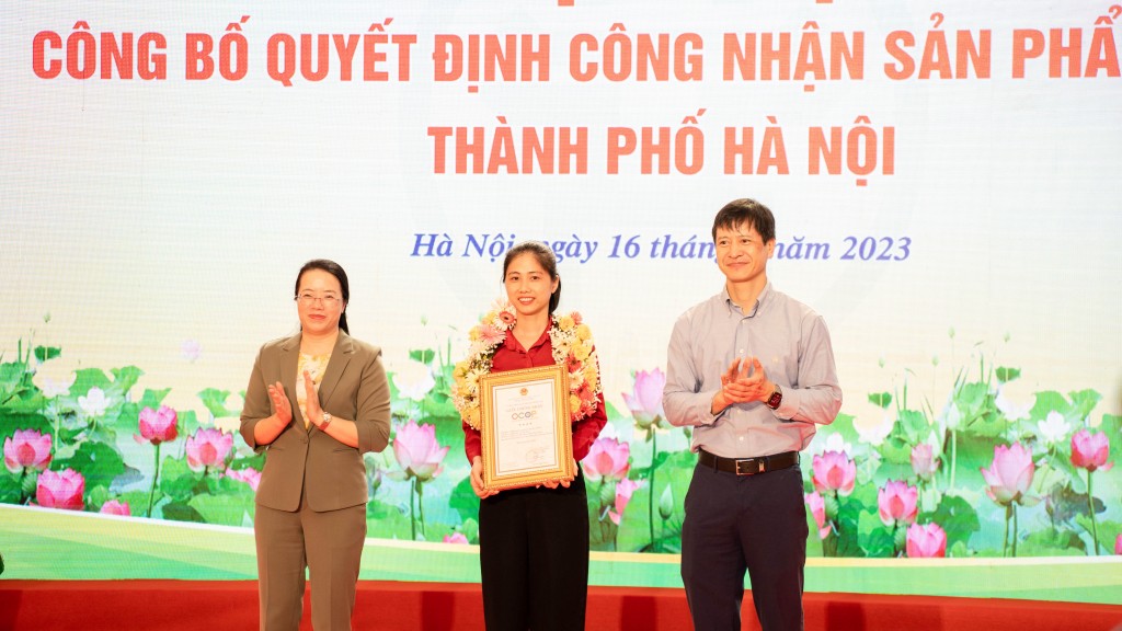 Hà Nội Công bố Quyết định và trao giấy chứng nhận 518 sản phẩm OCOP