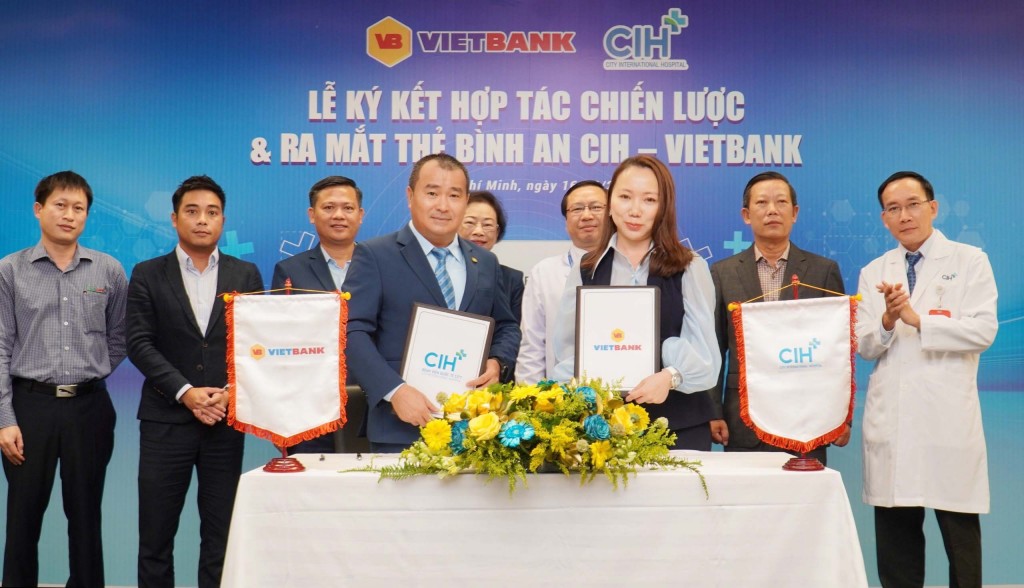 Lễ ký kết hợp tác chiến lược với Bệnh viện Quốc tế City (CIH) và ra mắt sản phẩm Thẻ Bình An CIH - Vietbank. 