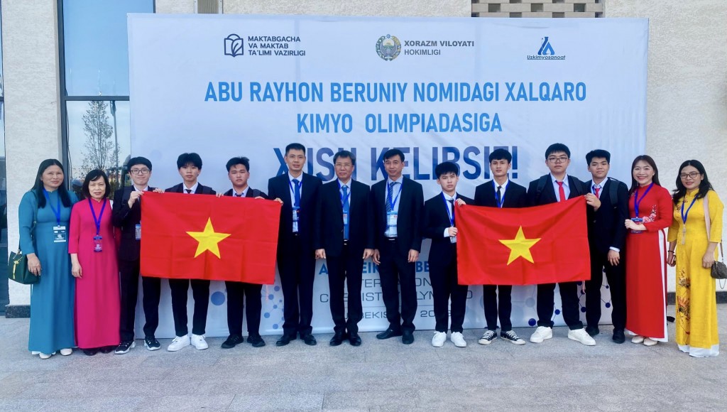 Đoàn Việt Nam tham dự Olympic Hóa học Quốc tế Abu Reikhan Beruniy.jpg