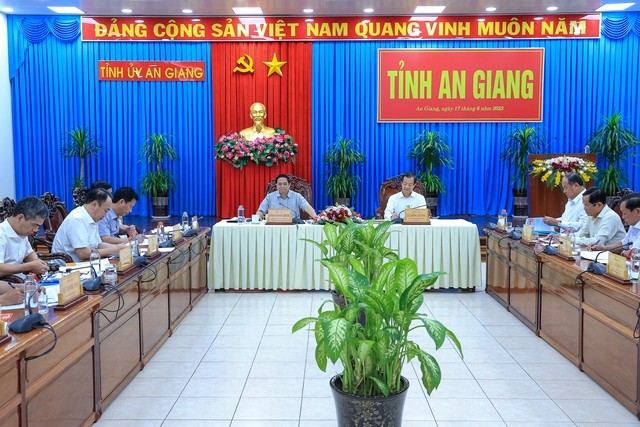 Thủ tướng Phạm Minh Chính làm việc với Ban Thường vụ Tỉnh ủy An Giang chiều 17/6