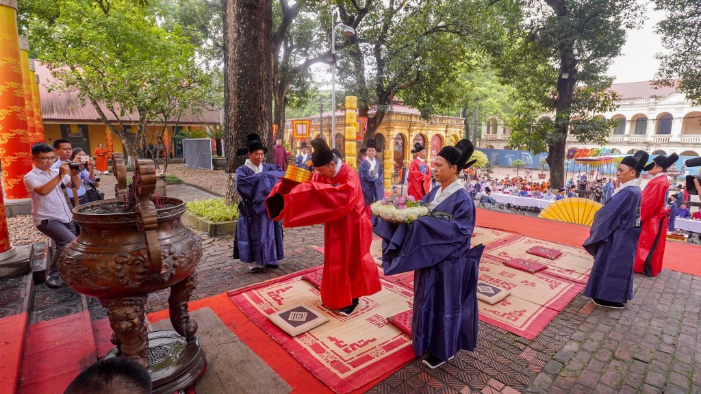 Đặc sắc hoạt động tái hiện nghi lễ Tết Đoan Ngọ xưa tại Hoàng thành Thăng Long