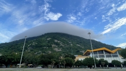 Núi Bà Đen xuất hiện “mây ngọc” và “mây xà cừ” đúng dịp lễ vía Bà