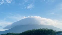 "Mây ngọc" xuất hiện trên đỉnh núi Bà vào ngày Lễ Vía Linh Sơn Thánh Mẫu
