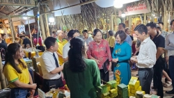 Thu hút du khách qua phiên chợ OCOP tại Văn Miếu - Quốc Tử Giám