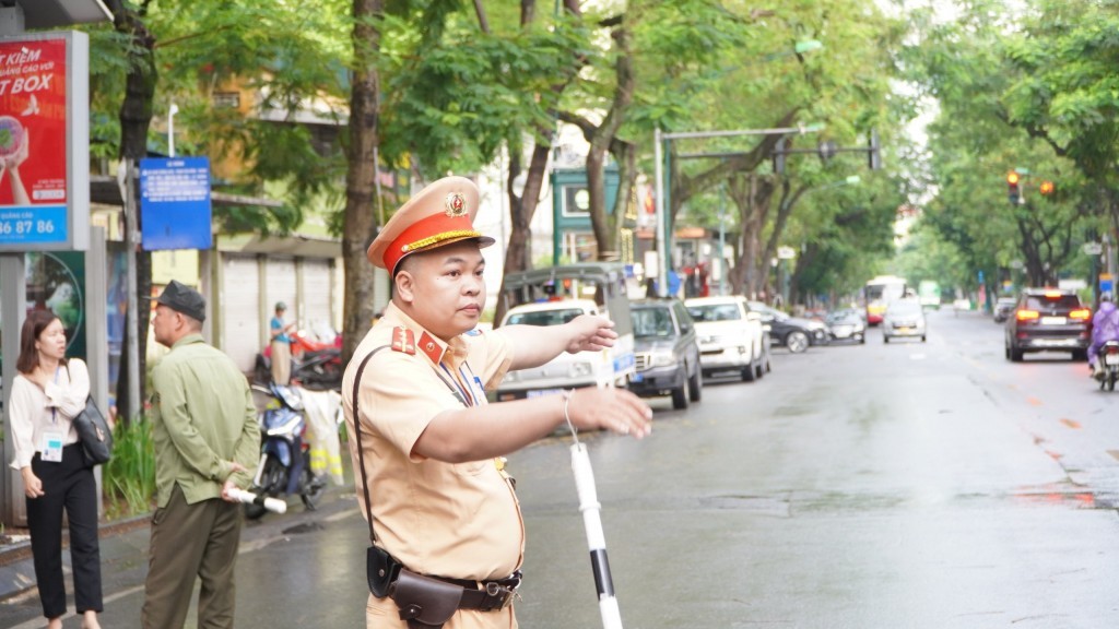 Chiến sỹ áo vàng "Tiếp sức mùa thi"