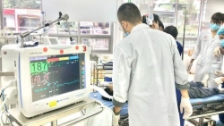 Sốc điện 12 lần cứu bệnh nhân 38 tuổi ngưng tim
