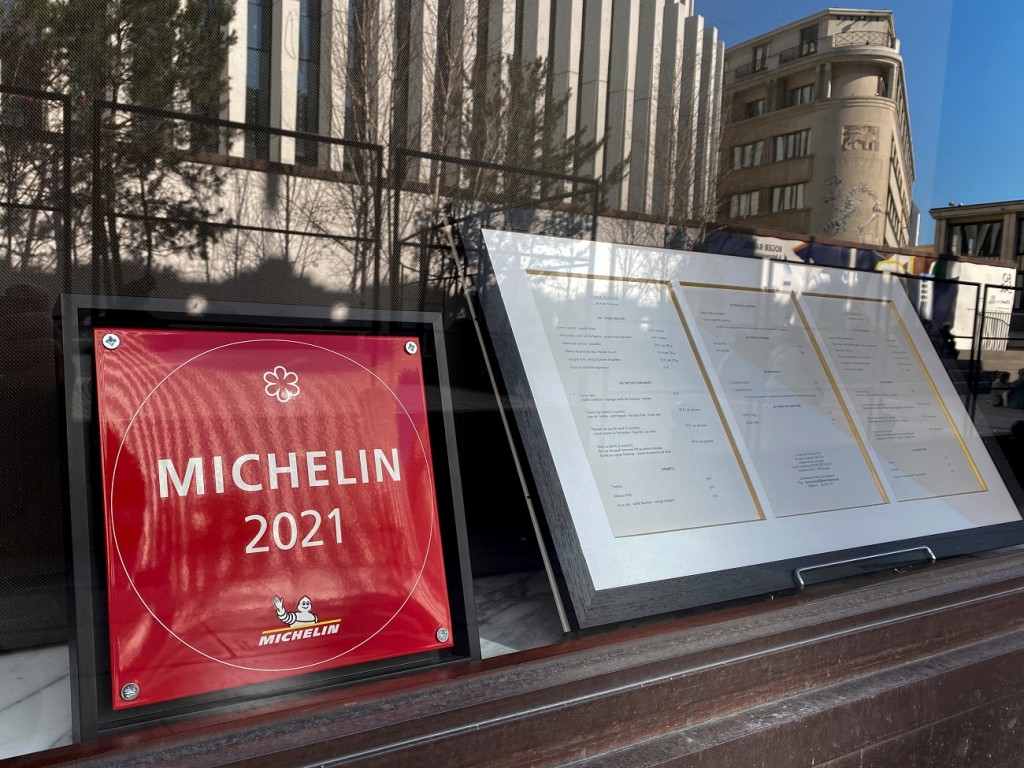 Michelin Guide là hệ thống đánh giá ẩm thực uy tín trên thế giới