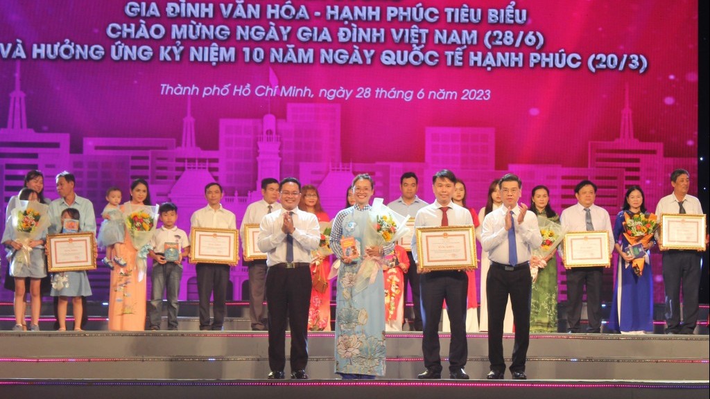 TP Hồ Chí Minh vinh danh 97 “Gia đình văn hóa” năm 2023
