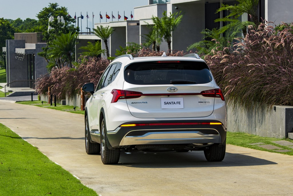 Hyundai Santa Fe Hybrid chính thức giới thiệu tại Việt Nam