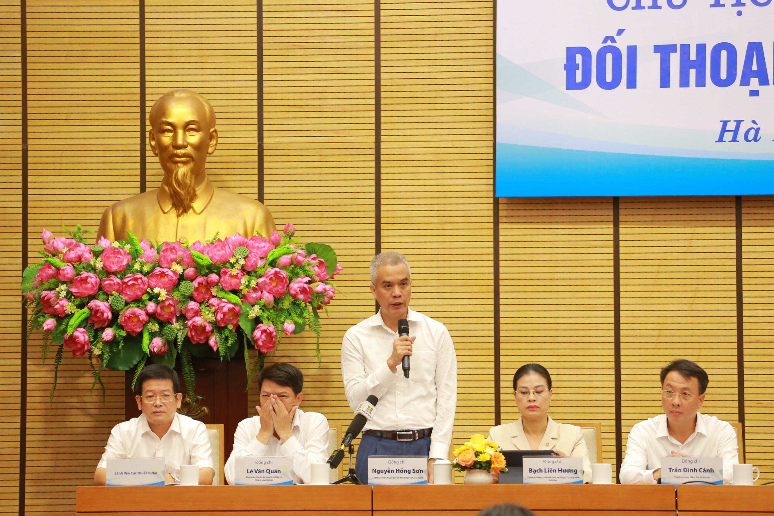 Đồng chí Nguyễn Hồng Sơn, Thành ủy viên - Giám đốc Sở Khoa học và Công nghệ