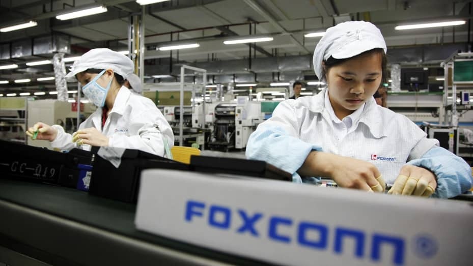 Hai dự án của Foxconn tạo việc làm cho gần 2.000 lao động của Quảng Ninh đến làm việc